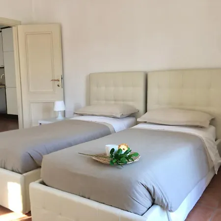 La Casa Di Giulia With Air Conditioning, Wifi And Private Parking