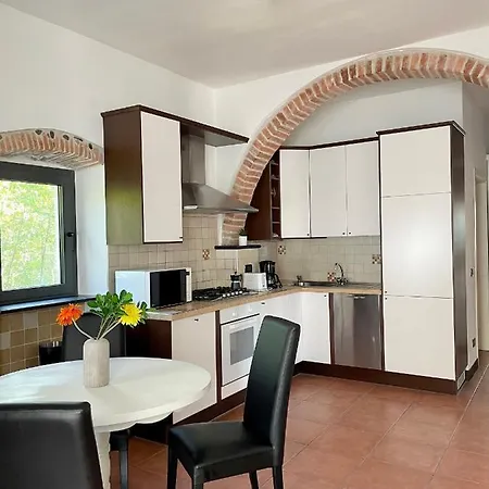 La Casa Di Giulia With Air Conditioning, Wifi And Private Parking