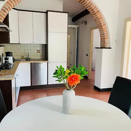 Appartement La Casa Di Giulia With Air Conditioning, Wifi And Private Parking *